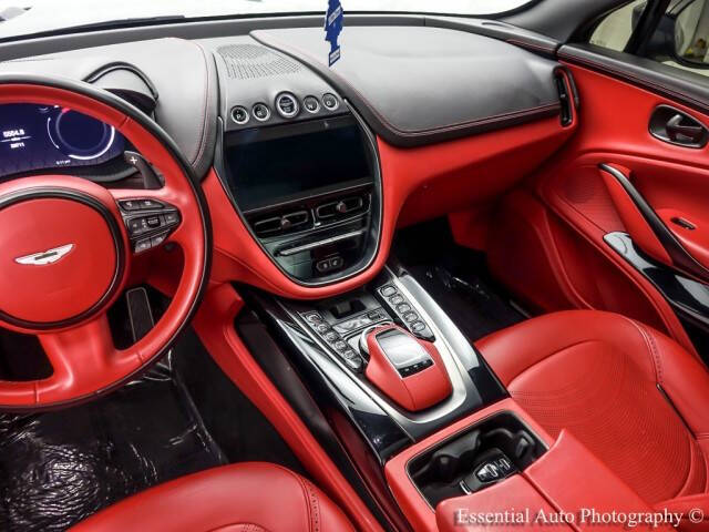 2022 Aston Martin DBX