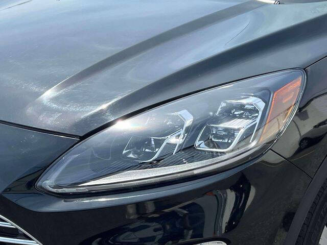 2022 Ford Escape Titanium
