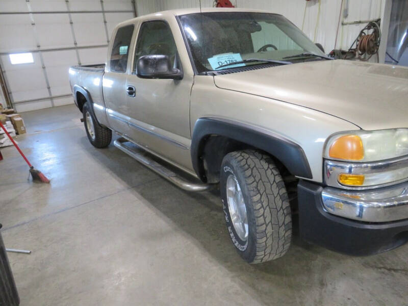 Used 2004 GMC Sierra 1500 SLT with VIN 2GTEK19T041269497 for sale in Pierre, SD