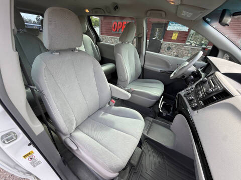 2011 Toyota Sienna Base 7-Passenger