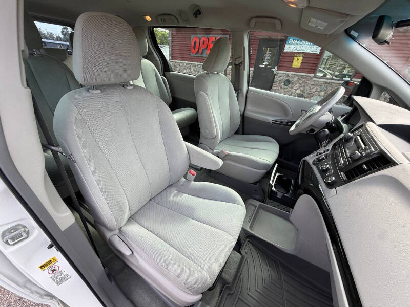 2011 Toyota Sienna Base 7-Passenger