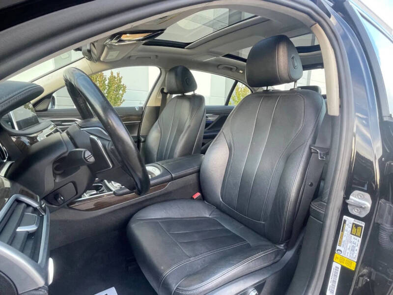 2017 BMW 7 Series 740i