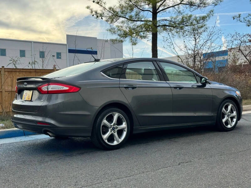 2016 Ford Fusion SE