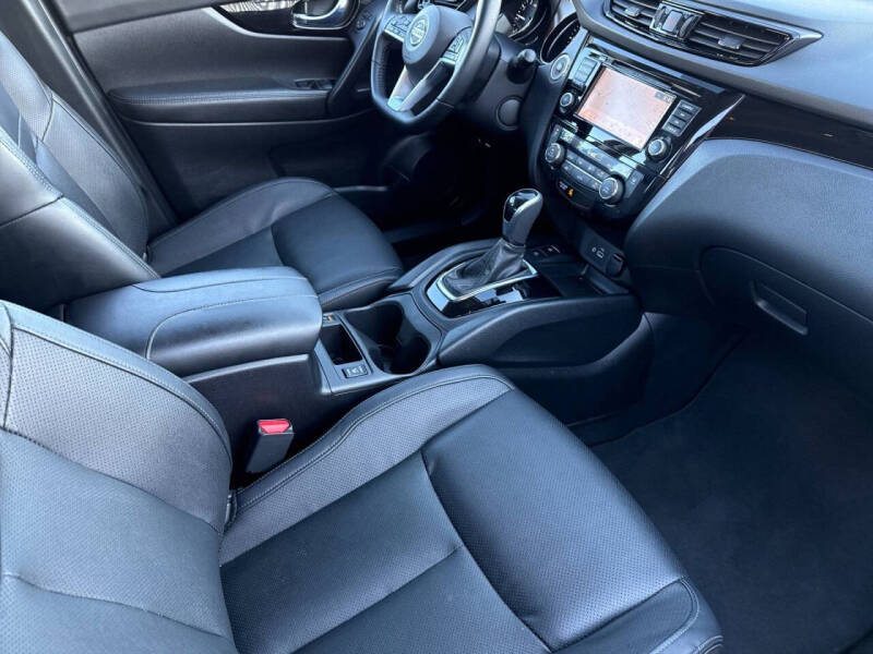 2022 Nissan Rogue Sport SL