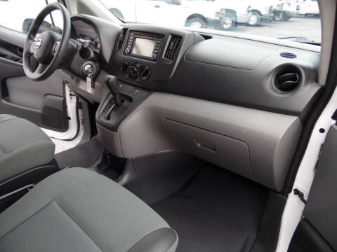 2017 Nissan NV200 SV