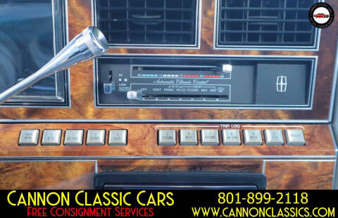 1984 Lincoln Town Car Signature