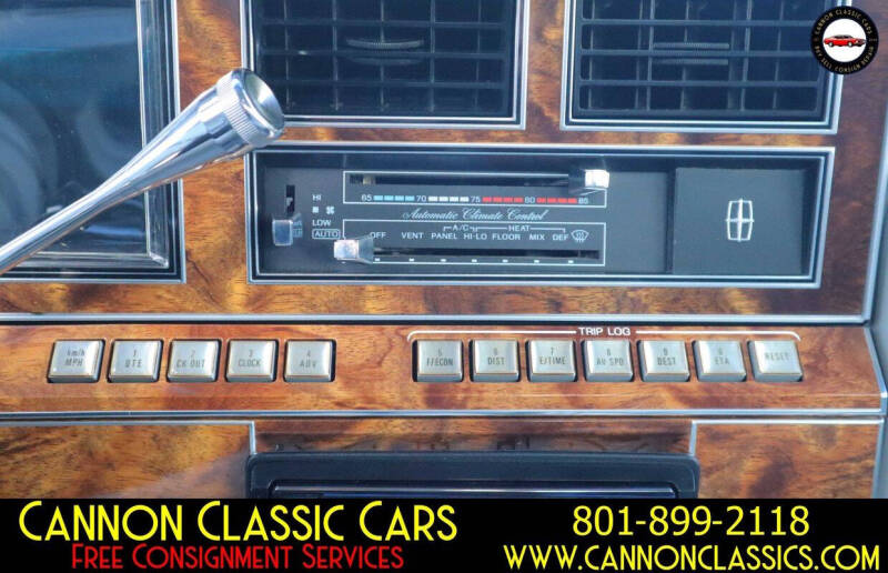 1984 Lincoln Town Car Signature