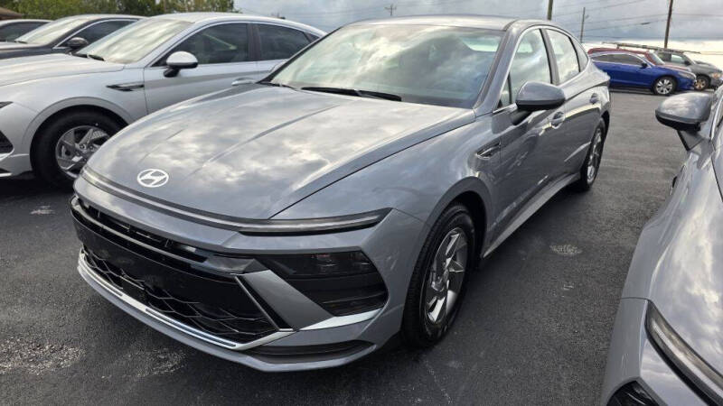 2025 Hyundai Sonata SE's photo