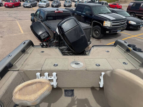 2003 Tracker Tundra 21