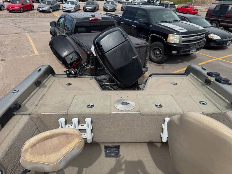 2003 Tracker Tundra 21