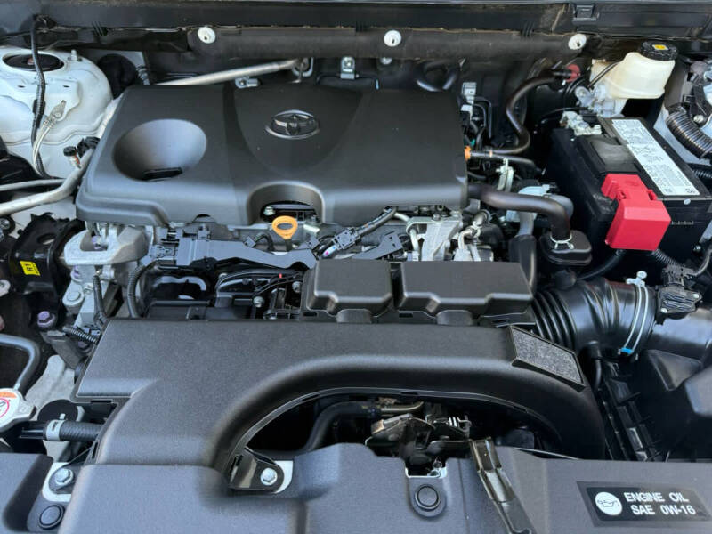 2020 Toyota RAV4 LE