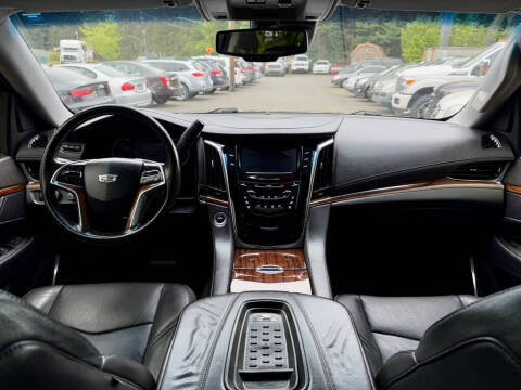 2016 Cadillac Escalade Luxury Collection