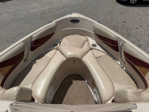 1900 Larson Boats BOWRIDER
