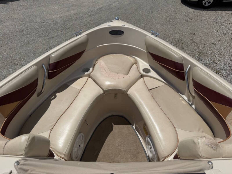 1900 Larson Boats BOWRIDER