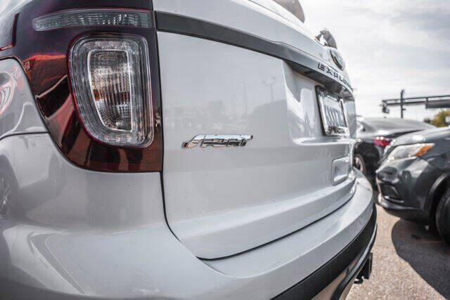 2014 Ford Explorer Sport photo 3