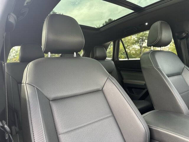 2023 Volkswagen Atlas Cross Sport V6 SEL R-Line Black 4Motion