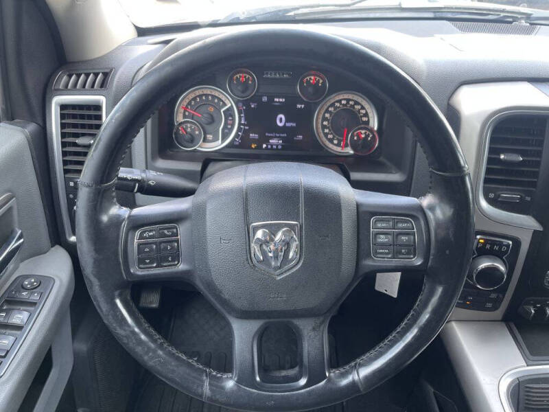 2017 RAM 1500 SLT