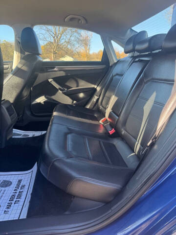 2017 Volkswagen Passat 1.8T R-Line