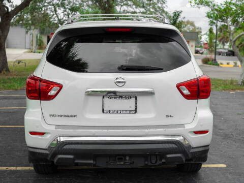 2017 Nissan Pathfinder SL