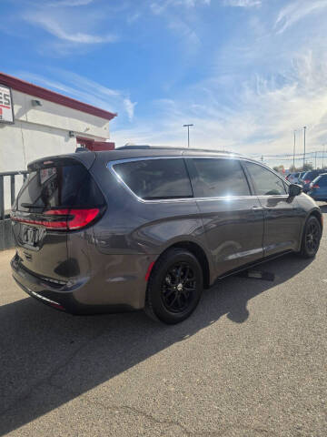 2022 Chrysler Pacifica Touring L