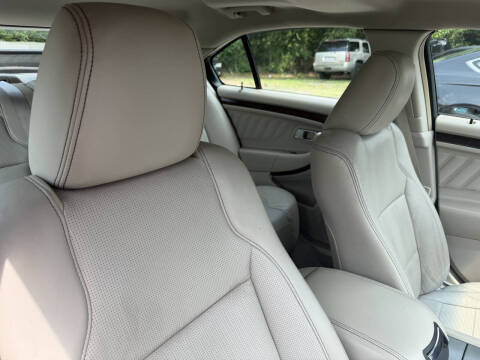 2010 Ford Taurus Limited