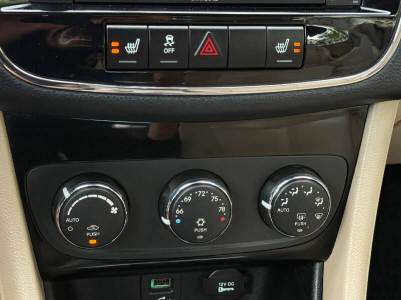 2011 Chrysler 200 Limited