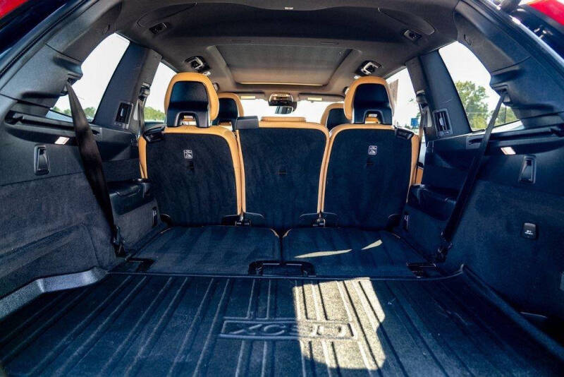 2017 Volvo XC90 T6 Momentum