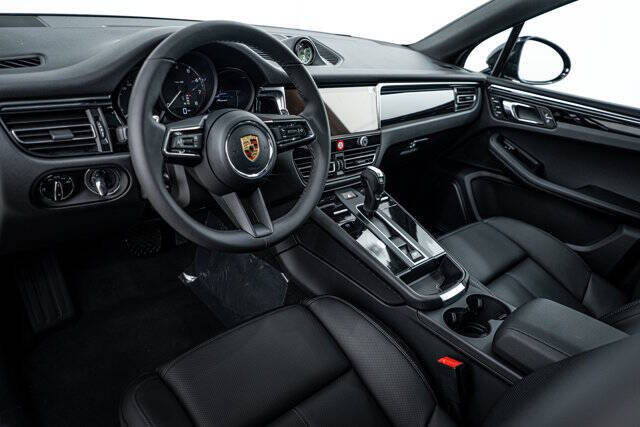2023 Porsche Macan
