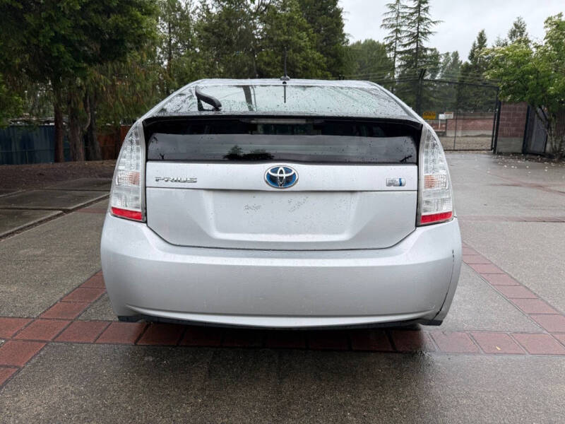 2011 Toyota Prius Two