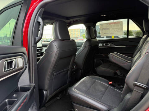 2025 Ford Explorer ST