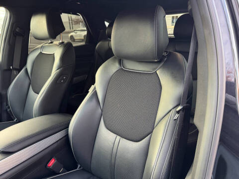 2022 Genesis GV70 2.5T Standard