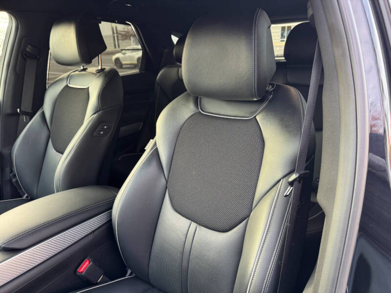 2022 Genesis GV70 2.5T Standard