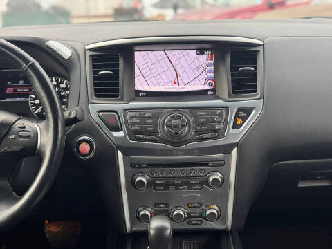 2018 Nissan Pathfinder SL