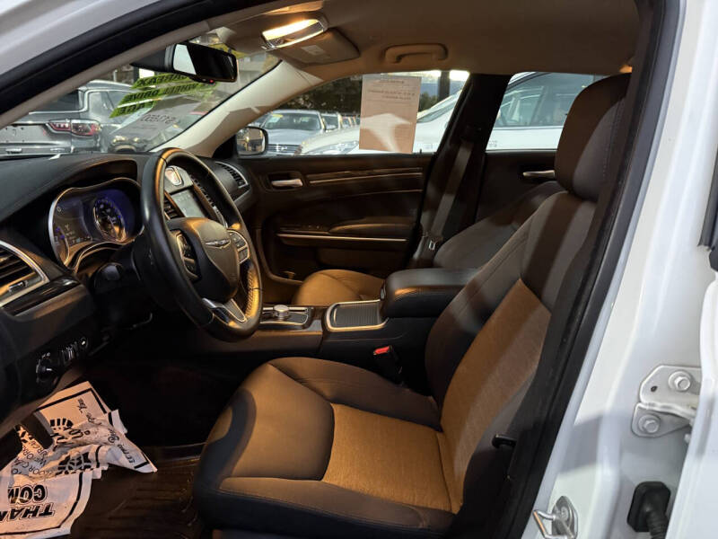 2018 Chrysler 300 Touring L