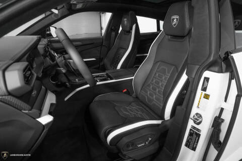 2025 Lamborghini Urus SE