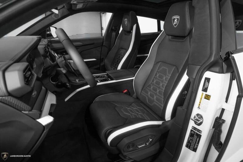 2025 Lamborghini Urus SE