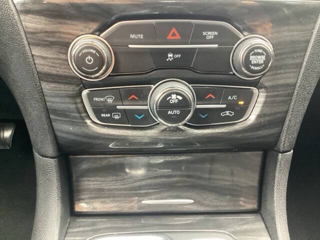 2019 Chrysler 300 Touring