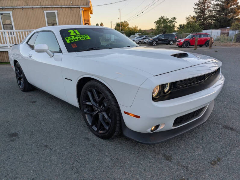 2021 Dodge Challenger R/T's photo