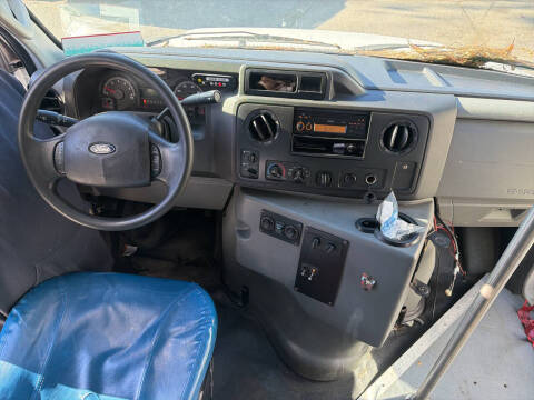 2017 Ford E-Series E-350 SD