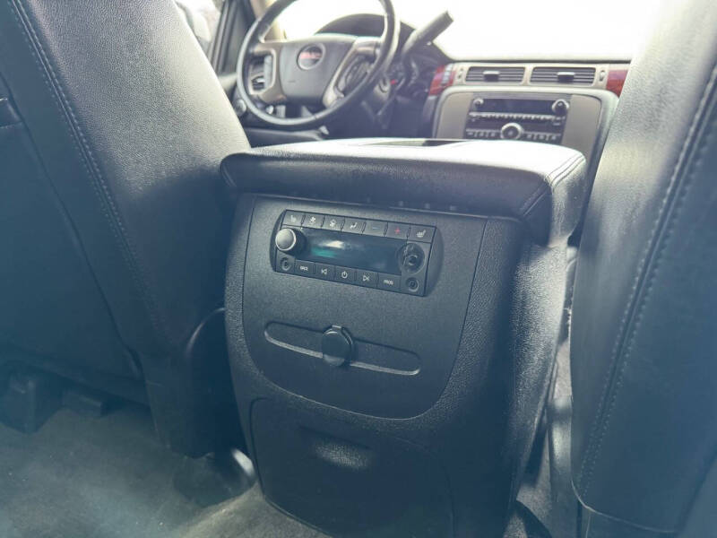 2011 GMC Yukon XL SLT 2500