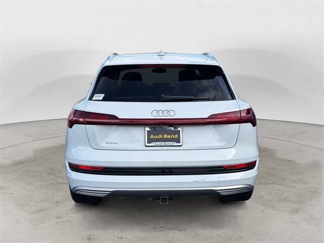 2019 Audi e-tron quattro Prestige