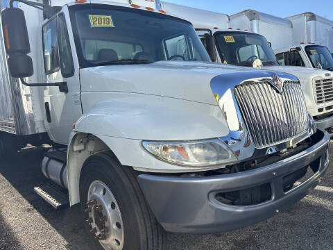 2019 International DuraStar 4300