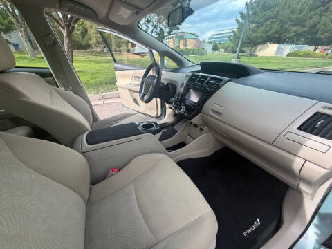 2014 Toyota Prius v Two