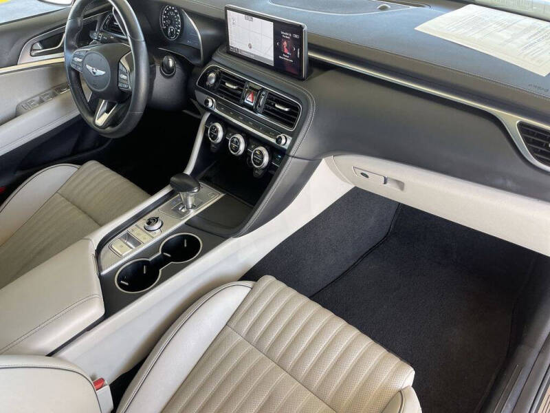 2022 Genesis G70