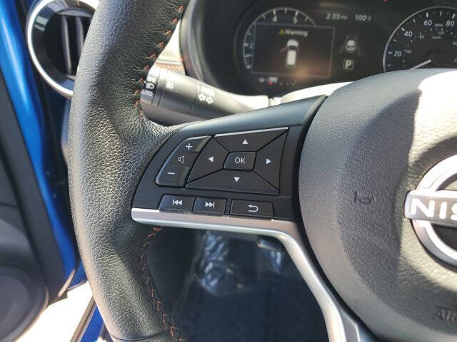 2022 Nissan Kicks SR