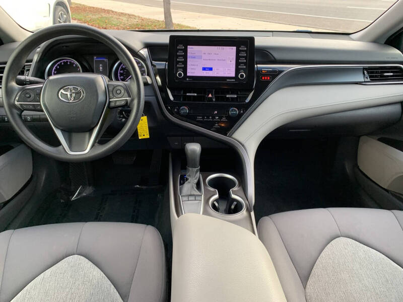 2022 Toyota Camry LE