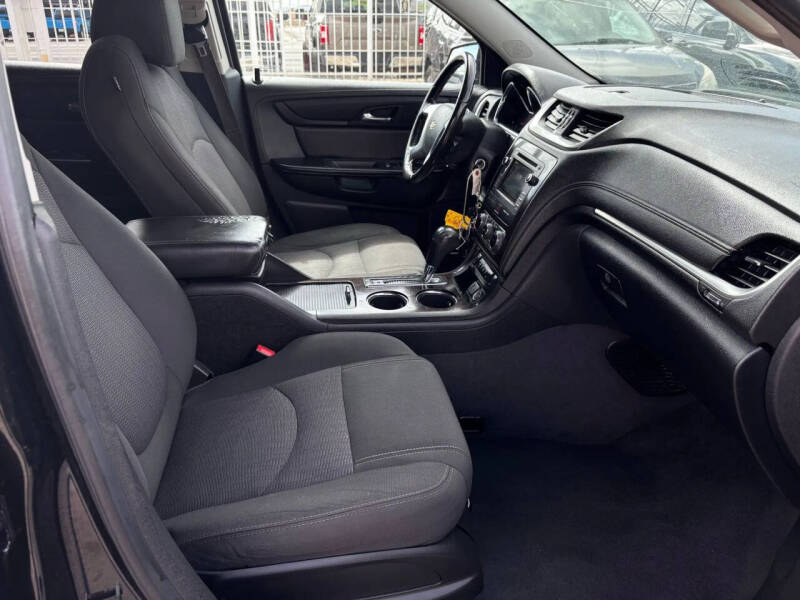 2017 Chevrolet Traverse LT