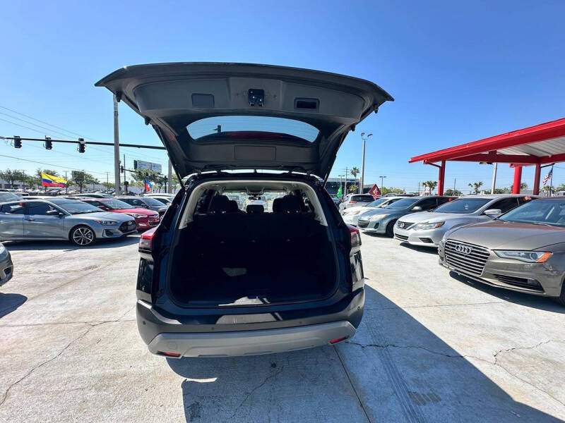2021 Nissan Rogue SV