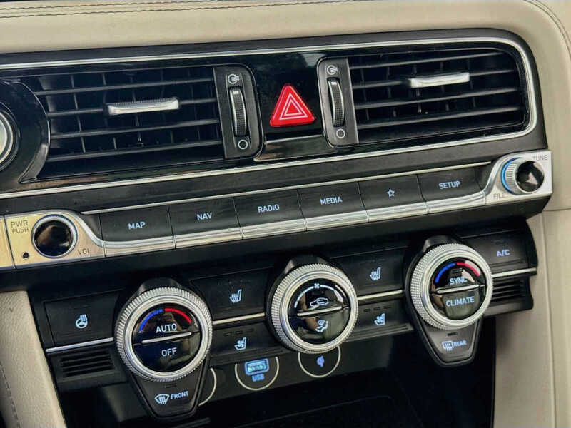 2023 Genesis G70