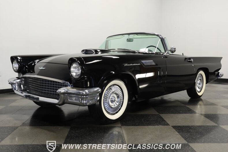 1957 Ford Thunderbird